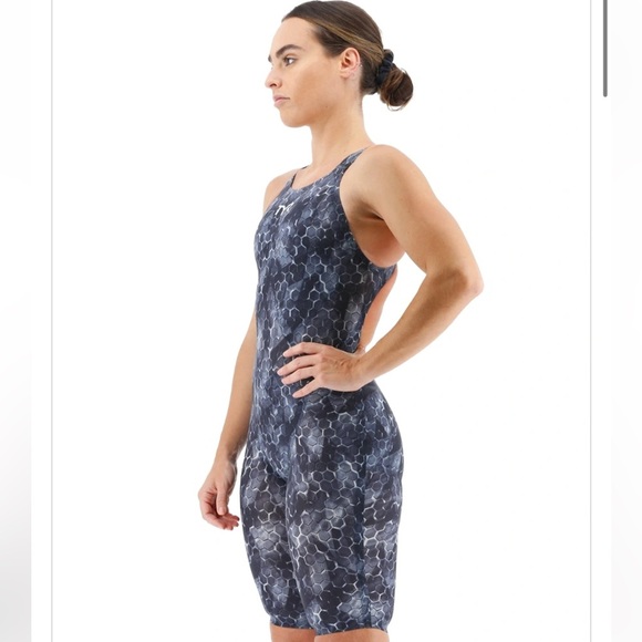 TYR Avictor Super Nova Open Back Tech Swimsuit Black and Gray Size 28, 29 - Picture 14 of 14